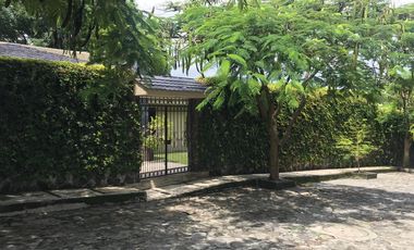 En privada con vigilancia