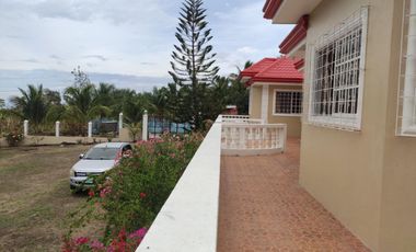 A Splendid House where a view of Apo island can be seen is located in Dauin and along cemented road.