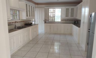 A Splendid House where a view of Apo island can be seen is located in Dauin and along cemented road.