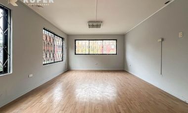 ARRIENDA CASA COMERCIAL DE 3 PISOS EN 7 NORTE – LOS ORIENTES