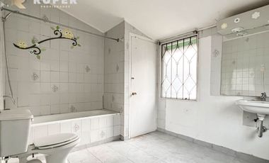 ARRIENDA CASA COMERCIAL DE 3 PISOS EN 7 NORTE – LOS ORIENTES