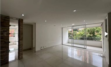 SE VENDE APARTAMENTO EN EL POBLADO, CASTROPOL