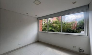 SE VENDE APARTAMENTO EN EL POBLADO, CASTROPOL