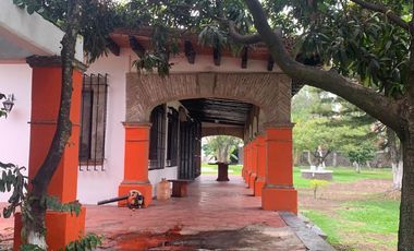 Propiedad Única con Doble Acceso, Uso Mixto y Arquitectura con Valor Patrimonial