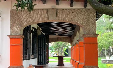 Propiedad Única con Doble Acceso, Uso Mixto y Arquitectura con Valor Patrimonial