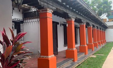 Propiedad Única con Doble Acceso, Uso Mixto y Arquitectura con Valor Patrimonial