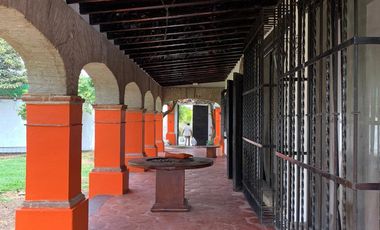 Propiedad Única con Doble Acceso, Uso Mixto y Arquitectura con Valor Patrimonial