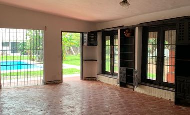 Propiedad Única con Doble Acceso, Uso Mixto y Arquitectura con Valor Patrimonial