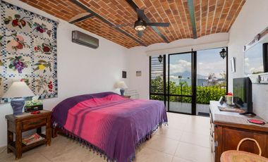 Espectacular residencia en Raquet Club