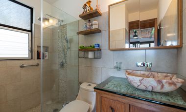 Espectacular residencia en Raquet Club