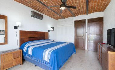 Espectacular residencia en Raquet Club