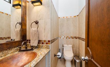 Espectacular residencia en Raquet Club