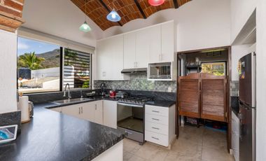 Espectacular residencia en Raquet Club