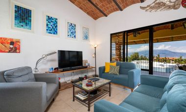 Espectacular residencia en Raquet Club