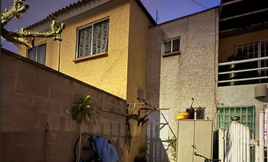 CASA EN VENTA IDEAL PARA INVERSIONISTAS UBICADA EN HACIENDA PIEDRAS NEGRAS, CHICOLOAPAN. ¡LISTA PARA HABITAR, NO SE ACEPTAN CREDITOS!