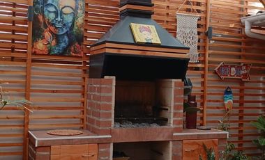 Se vende casa hermosa de 2 pisos, remodelada, cómoda y bien ubicada, Santiago Humberstone 286