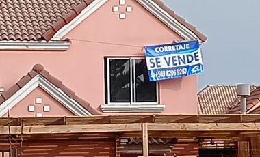 Se vende casa hermosa de 2 pisos, remodelada, cómoda y bien ubicada, Santiago Humberstone 286