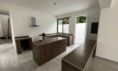 SE VENDE CASA EN PRIVADA ZENDERA