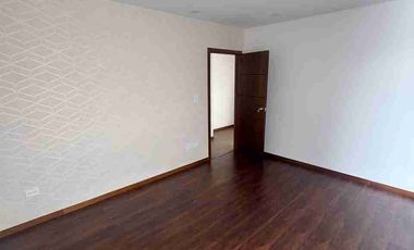 Venta de Departamento en Los Geranios, cerca del SuperMaxi y del Parque La Tebaida, Loja - Ecuador