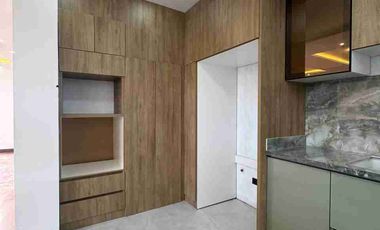 Venta de Casa de Lujo en Amable María, cerca del Colegio Eugenio Espejo y la clínica CIMA, Loja - Ecuador