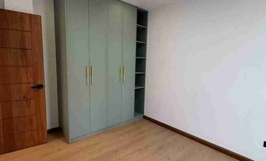 Venta de Casa de Lujo en Amable María, cerca del Colegio Eugenio Espejo y la clínica CIMA, Loja - Ecuador