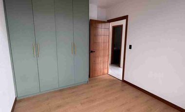 Venta de Casa de Lujo en Amable María, cerca del Colegio Eugenio Espejo y la clínica CIMA, Loja - Ecuador