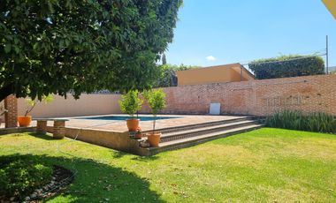 Casa en Venta en Fraccionamiento con vigilancia en Cuernavaca, Morelos.