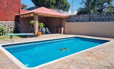 Casa en Venta en Fraccionamiento con vigilancia en Cuernavaca, Morelos.