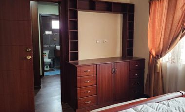Casa en venta en urbanización muy cerca del Supermaxi Av. Don Bosco en Cuenca