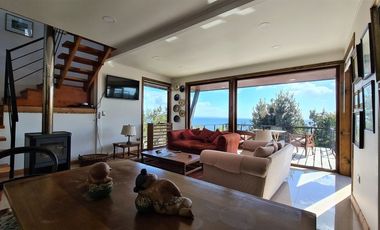 CASA CON VISTA Y ACCESO AL LAGO