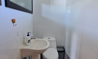 CASA CON VISTA Y ACCESO AL LAGO