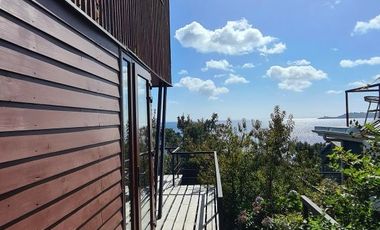 CASA CON VISTA Y ACCESO AL LAGO