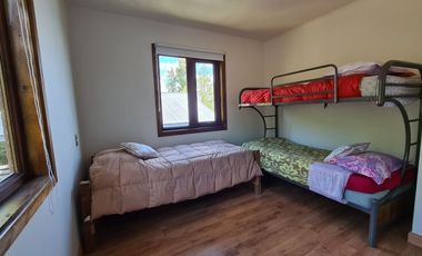 CASA CON VISTA Y ACCESO AL LAGO