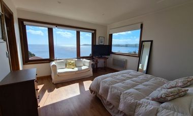 CASA CON VISTA Y ACCESO AL LAGO