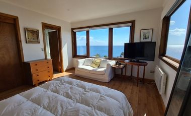 CASA CON VISTA Y ACCESO AL LAGO