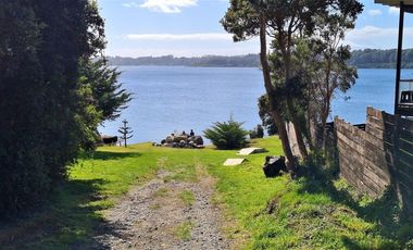CASA CON VISTA Y ACCESO AL LAGO