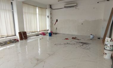 Locales desde 48 m² en Plaza Palmeras en el Fracc. Jardines de Virginia