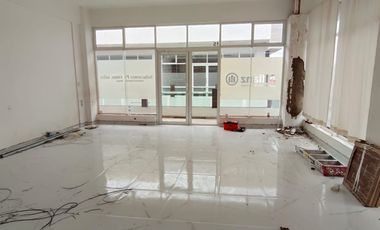 Locales desde 48 m² en Plaza Palmeras en el Fracc. Jardines de Virginia