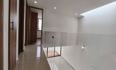 VENTA ESPECTACULAR con ROOF XARAMÁ Residencial, CENTRICO.