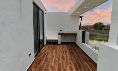 VENTA ESPECTACULAR con ROOF XARAMÁ Residencial, CENTRICO.