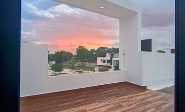 VENTA ESPECTACULAR con ROOF XARAMÁ Residencial, CENTRICO.