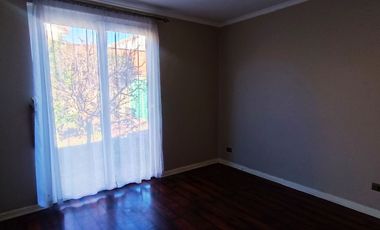 Vendo casa de cuatro dormitorios en Machali Rancagua