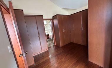 Casa independiente de venta sector la armenia con cuatro dormitorios