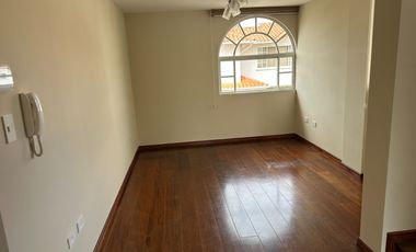 Casa independiente de venta sector la armenia con cuatro dormitorios