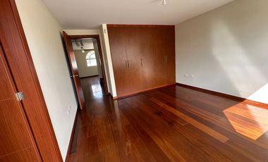 Casa independiente de venta sector la armenia con cuatro dormitorios