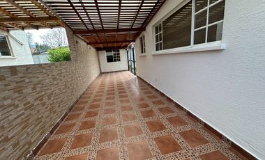 Casa independiente de venta sector la armenia con cuatro dormitorios