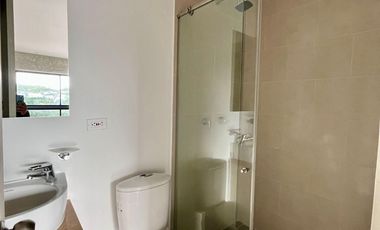 Se vende apartamento en Álamos Pereira con permiso para Airbnb en lujoso edificio.