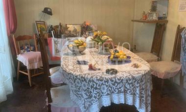 CASA  CON  GRAN POTENCIAL PARA REMODELAR