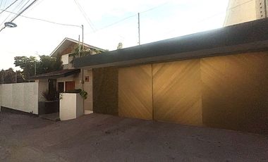 Rta arbide casa $28mil amplia casi esq.b. Algeciras solo p/officinas,comercio, consultorios,etc.4 recam c/u baño y vestidor cto lavado/ y servicio