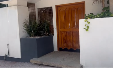 Rta arbide casa $28mil amplia casi esq.b. Algeciras solo p/officinas,comercio, consultorios,etc.4 recam c/u baño y vestidor cto lavado/ y servicio
